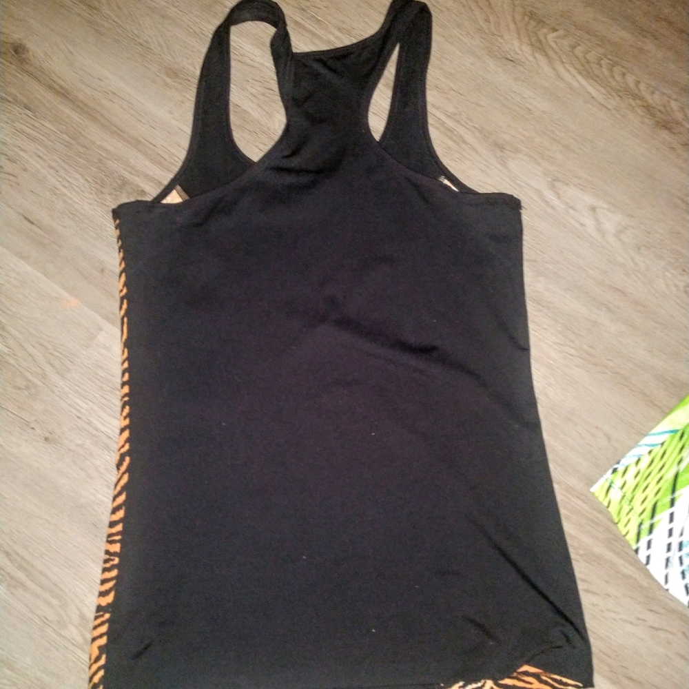2 workout tanks Womens XL - Picture 7 of 8